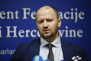 Muamer Zukić, šef Kluba Bošnjaka u Domu naroda Parlamenta Federacije Bosne i Hercegovine, ponovo se oglasio danas