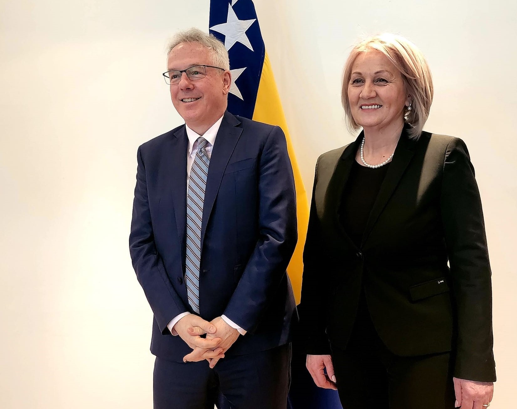 Predsjedateljica Vijeća ministara BiH Borjana Krišto sastala se danas u Sarajevu sa ambasadorom SAD u BiH Michaelom Murphyjem