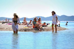 Ovo će vas ljeto, prema svemu sudeći, na plažama u Hrvatskoj dočekati ogromna promjena. Sve plaže su javne.