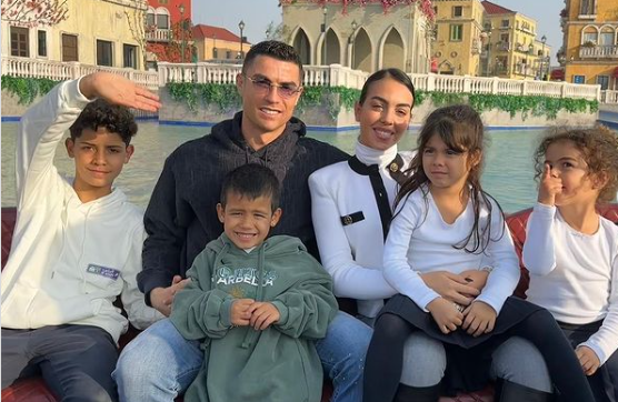Ronaldo i porodica ronaldo i georgina sa djecom u luna parku