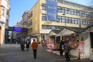 Objavljena prognoza sarajevo ljudi šetaju centrom grada