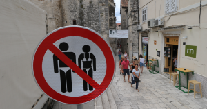 U hrvatskom gradu Splitu od početka godine na snazi je nova odluka o komunalnom redu kojom su predviđene drakonske kazne
