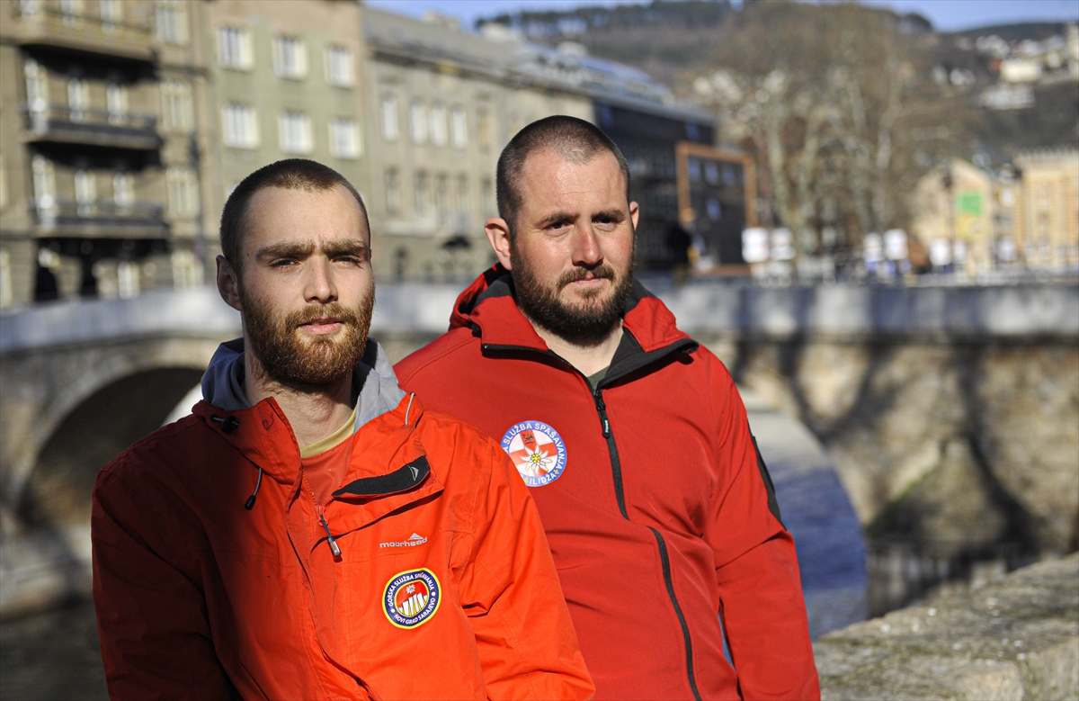 Među hrabrim bh. spasiocima, koji su ispod ruševina zgrada uspjeli izvući najmanje 26 ljudi, bila su i braća Adi i Omer, iz Sarajeva.