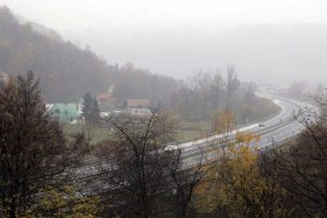 Zbog oštećenja prelazne naprave na mostu MO1, dionica Podlugovi - Sarajevo sjever, izvršeno je preusmjeravanje