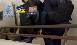 francuska policija policajci hapse