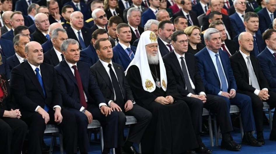 lica Putinovih ljudi prvo putinovi saradnici sjede u sali zabrinuta lica