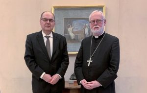 Visoki predstavnik Christian Schmidt sastao se u Vatikanu sa sekretarom za odnose sa državama, nadbiskupom Paulom Gallagherom.