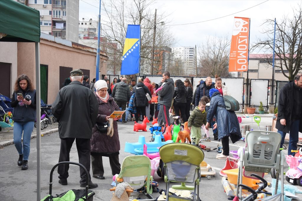 Humanitarni bazar Pomozi.ba