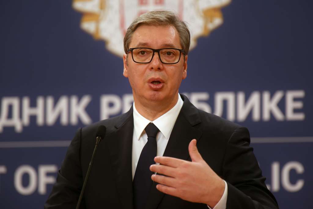 Vođa vladajuće Srpske napredne stranke i predsjednik Srbije Aleksandar Vučić najavio je "historijski rez" i kadrovsku rekonstrukciju stranke