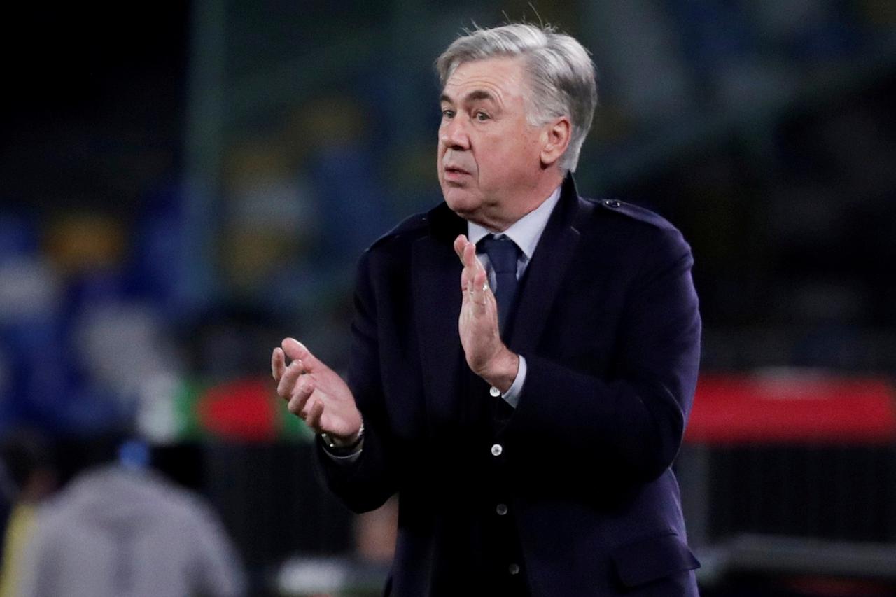 Ancelotti plješće stadion