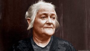 Na drugoj konferenciji socijalistkinja u Kopenhagenu 1910., Clara Zetkin predložila je proglašenje jednog dana u godini u čast ženskih prava