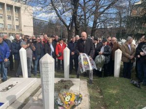 Mnogobrojne zvanice danas su odavanjem počasti i polaganjem cvijeća obilježili 25 godina od smrti generala Mustafe Hajrulahovića-Talijana