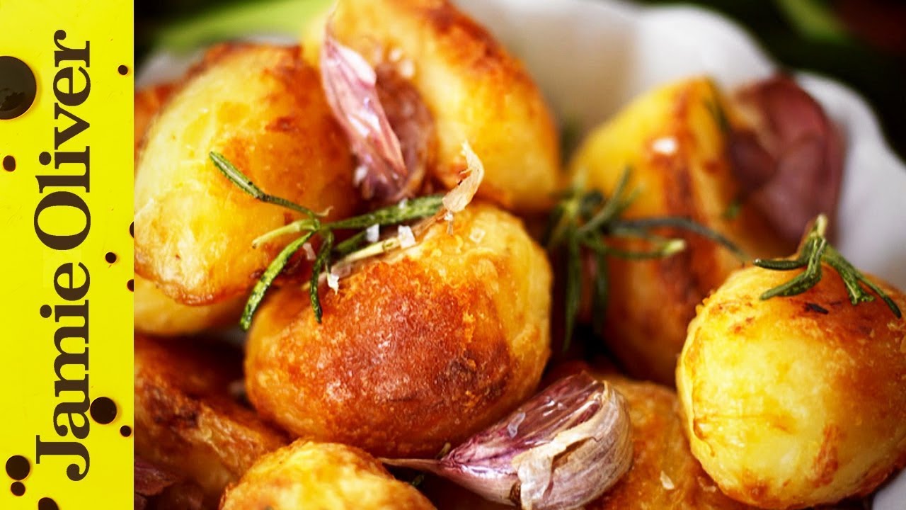 Jedan od najslavnijih svjetskih kuhara, Jamie Oliver, podijelio je video na kojem priprema ukusne pečene krompiriće