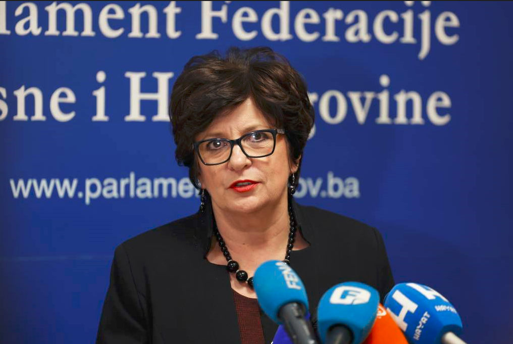 Demokratske fronte u Predstavničkom domu Parlamenta FBiH podnijeli su zahtjev za smjenu predsjedavajuće Mirjane Marinković Lepić