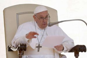 Papa Franjo prebačen je u srijedu u bolnicu u Rimu na zakazana testiranja, saopćio je Vatikan, ali nije naveo nikakve detalje