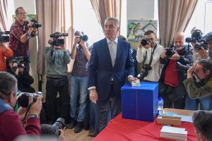 Aktuelni predsjednik Crne Gore i kandidat za novi petogodišnji mandat Milo Đukanović, glasao je danas u Podgorici.