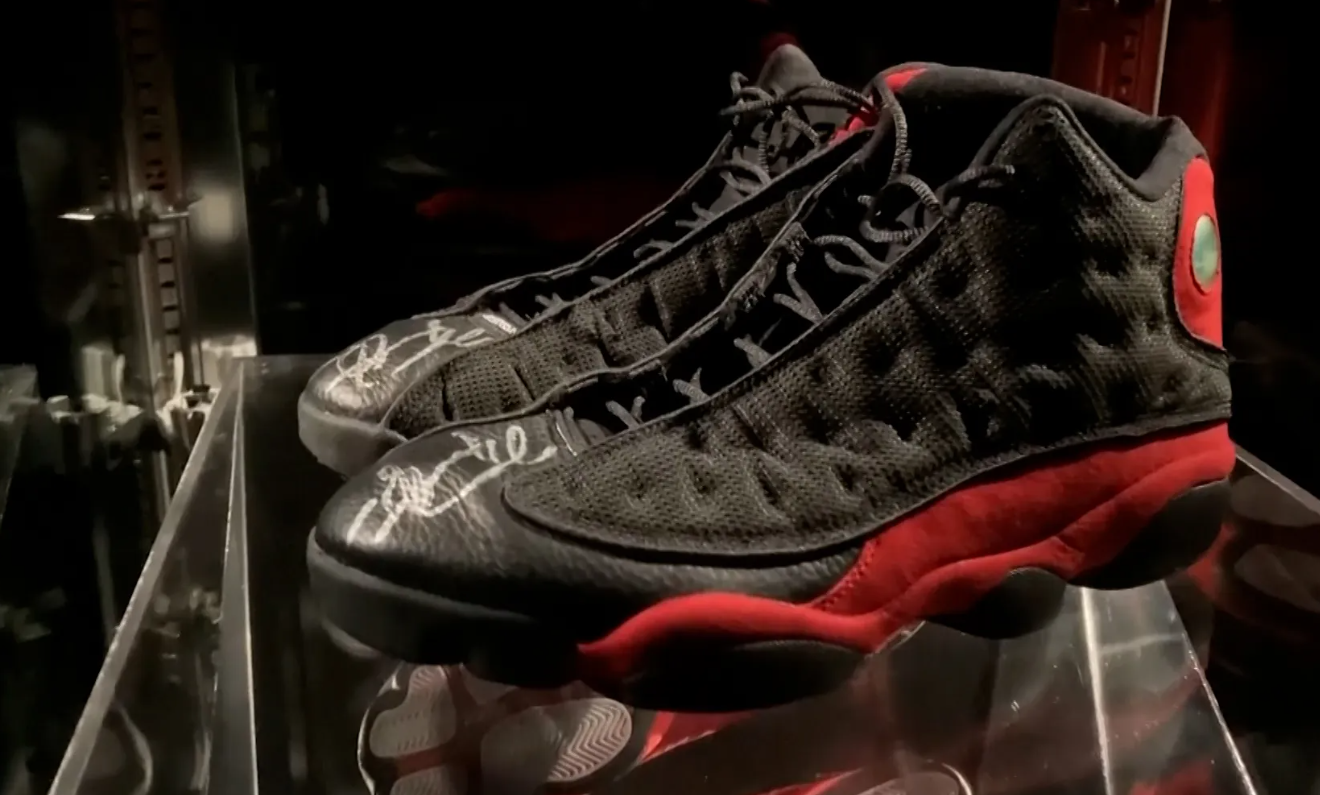 Patike košarkaške ikone Michaela Jordana prodane su za 2,2 miliona dolara, čime je postavljena rekordna cijena na aukciji za sportsku obuću