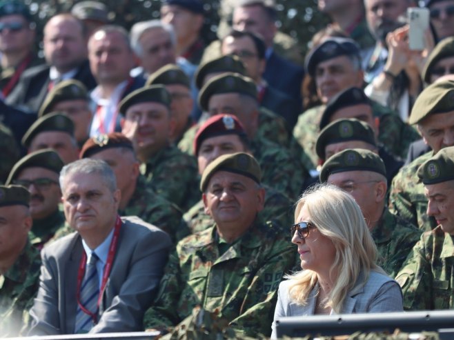 Udruženje žrtava i svjedoka genocida i "Pokret Majke enklave Srebrenica i Žepa" osudila su učešće Željke Cvijanović vojnoj vježbi