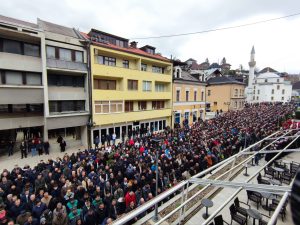 Više od 5.000 ljudi prisustvovalo je dženazi trojice poginulih radnika, Senadu Poški, Elviru Čagalju i Selvedinu Crncu