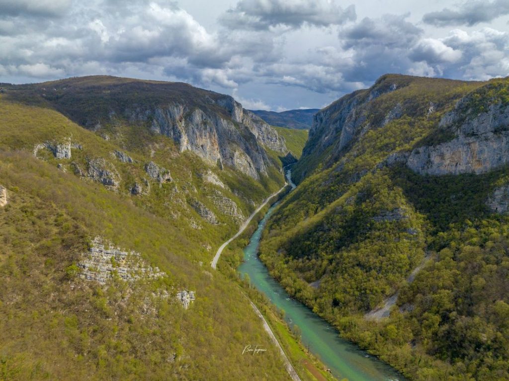 Fotograf Boris Trogrančić oduševljava senzacionalnim kadrovima, ovih dana pronašao je još jedan dragulj - kanjon rijeke Vrbas.