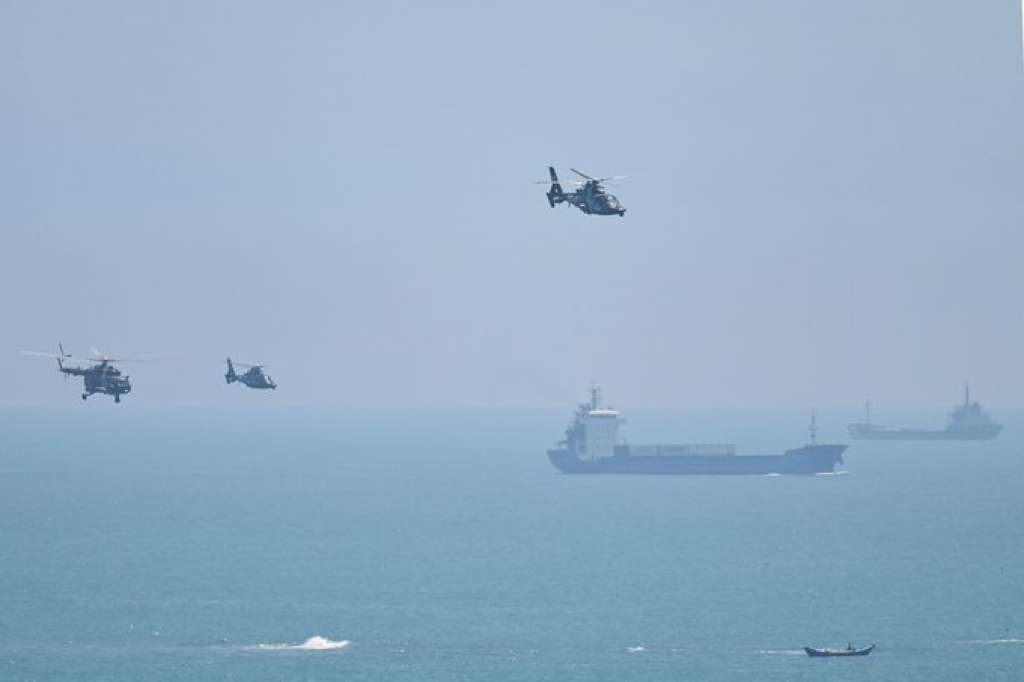 Kineski ratni avioni i brodovi mornarice i dalje su u vodama oko Tajvana, saopćilo je u utorak tajvansko ministarstvo odbrane