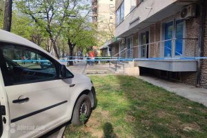 U noći sa ponedjeljka na utorak na advokatsku kancelariju u Ulici kralja Zvonimira u Mostaru bačena je eksplozivna naprava