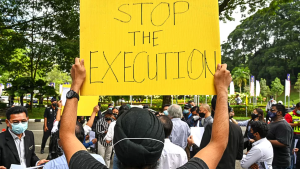 Malezija ukida obaveznu smrtnu kaznu u zemlji, čime bi se moglo poštedjeti više od 1.300 zatvorenika osuđenih na smrt, prenosi BBC.