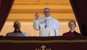 Nikada ne treba ubijati u ime Boga, rekao je papa Franjo na svojoj sedmičnoj općoj audijenciji na Trgu Svetog Petra u srijedu