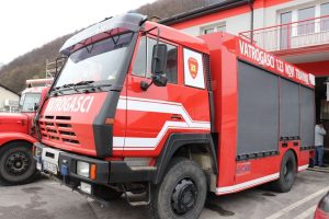 Novom Travniku isporučeno novo vatrogasno vozilo 'Made in BiH' kompanije SU-AD d.o.o. iz Živinica koje kreće u serijsku proizvodnju
