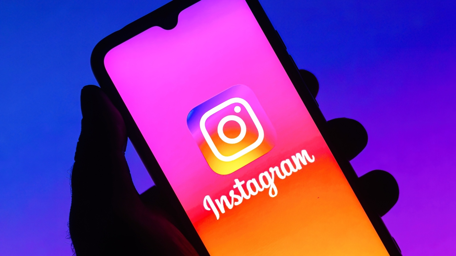 Konačno, korisnici Instagrama mogu da odgovaraju na objave korištenjem GIF-ova. Adam Mosseri je objavio da je funkcija najnoviji dodatak