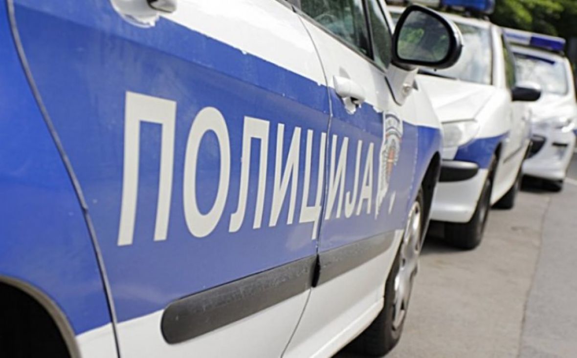 Uhapšen je učenik (16) iz Niša zbog osnovane sumnje da je počinio kazneno djelo ugrožavanja sigurnosti, saopćio je MUP Srbije.