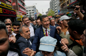 On je jedno od iznenađenja prvog kruga predsjedničkih izbora u Turskoj, kojim je dominirala konfrontacija Erdogana i Kiliçdaroglua