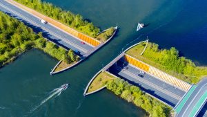 Nizozemci se mogu pohvaliti iznimnim tehnološkim dostignućima, a jedna od njih je i fascinantna cesta, tj. akvadukt kojim vozite