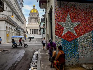 Kubanska komunistička vlast otkazala je tradicionalnu prvomajsku paradu na Trgu revolucije u Havani zbog nestašice goriva
