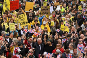 protesti london