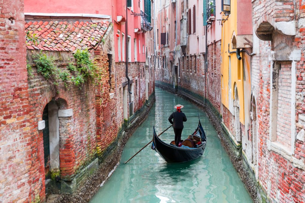 Venecija je jedno od najromantičnijih mjesta na svijetu, no nije tajna da je smještaj u ovom prekrasnom gradu vrlo skup