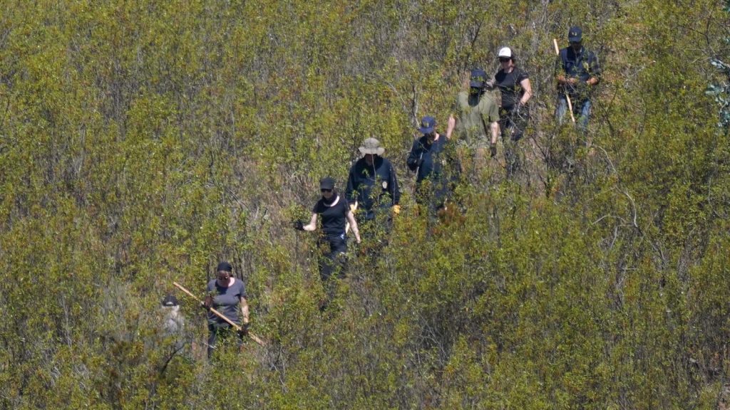 Policija koja istražuje nestanak Madeleine McCann rekla je da je pronašla nekoliko predmeta tokom potrage u portugalskom rezervoaru.