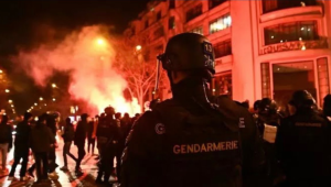 Francuska protesti tinejdžera